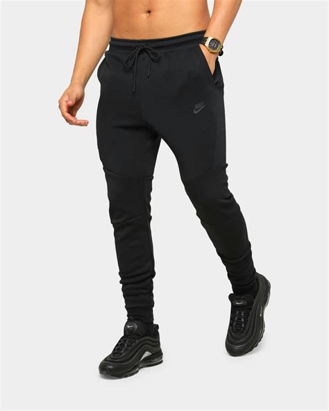 Tech Fleece Joggers & Sweatpants. Nike.com.